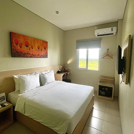 Lemo Hotel Serpong Tangerang Exterior photo