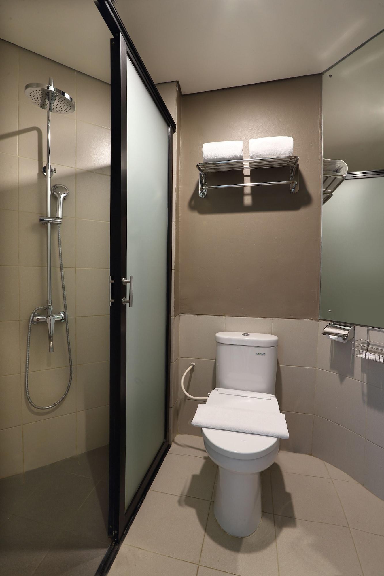 Lemo Hotel Serpong Tangerang Exterior photo