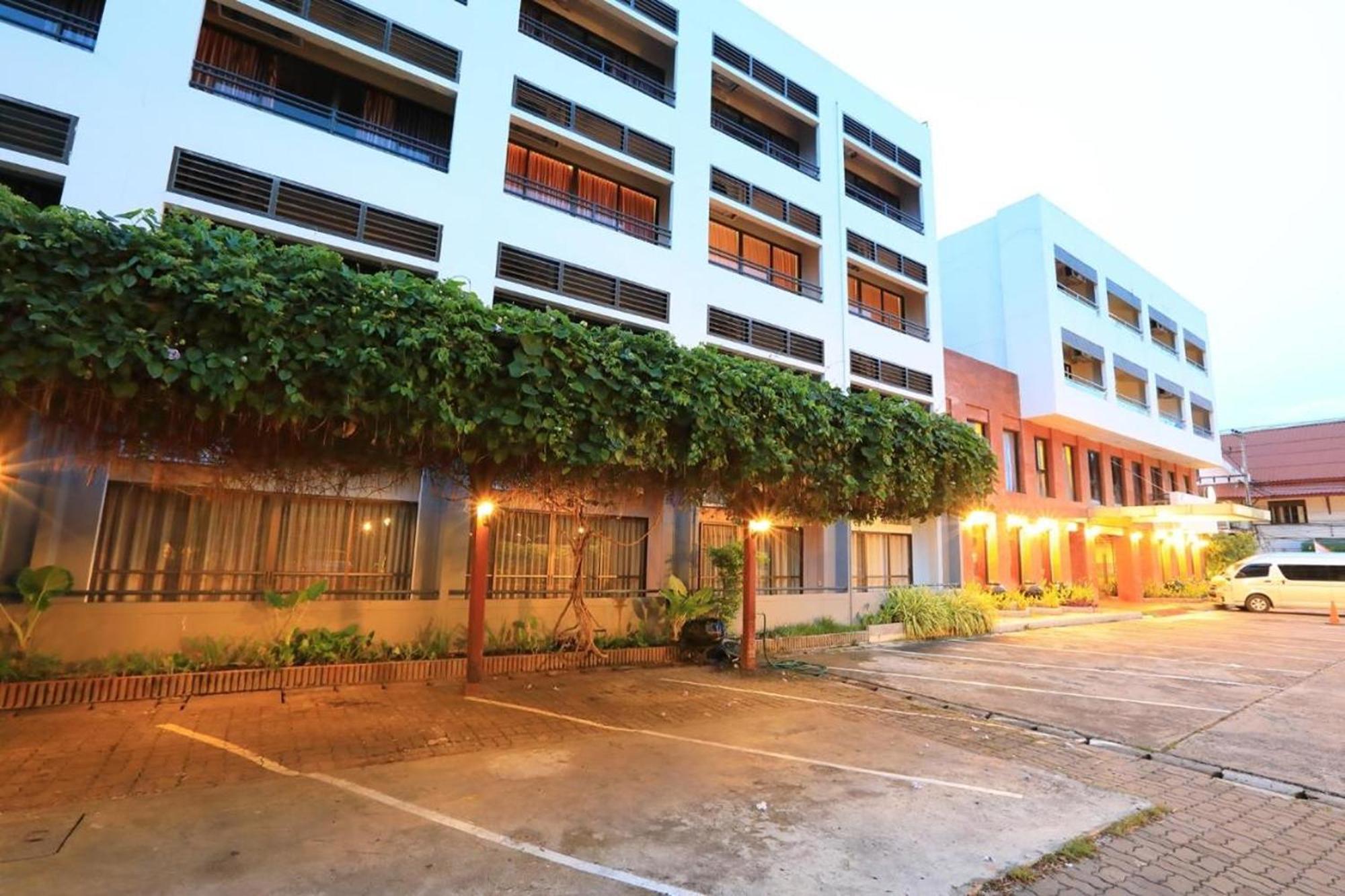 Lemo Hotel Serpong Tangerang Exterior photo