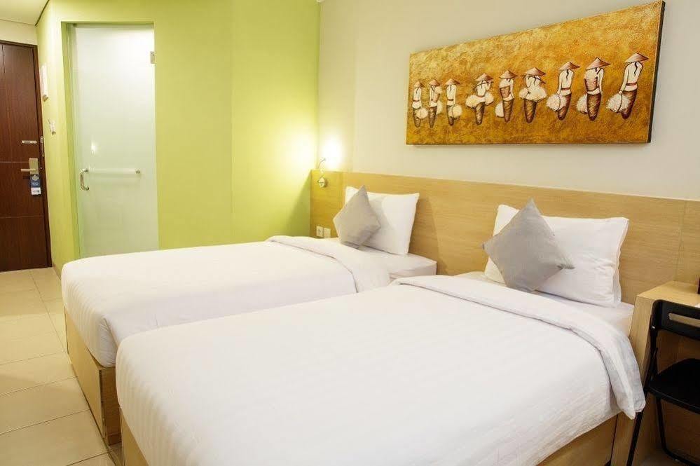 Lemo Hotel Serpong Tangerang Exterior photo