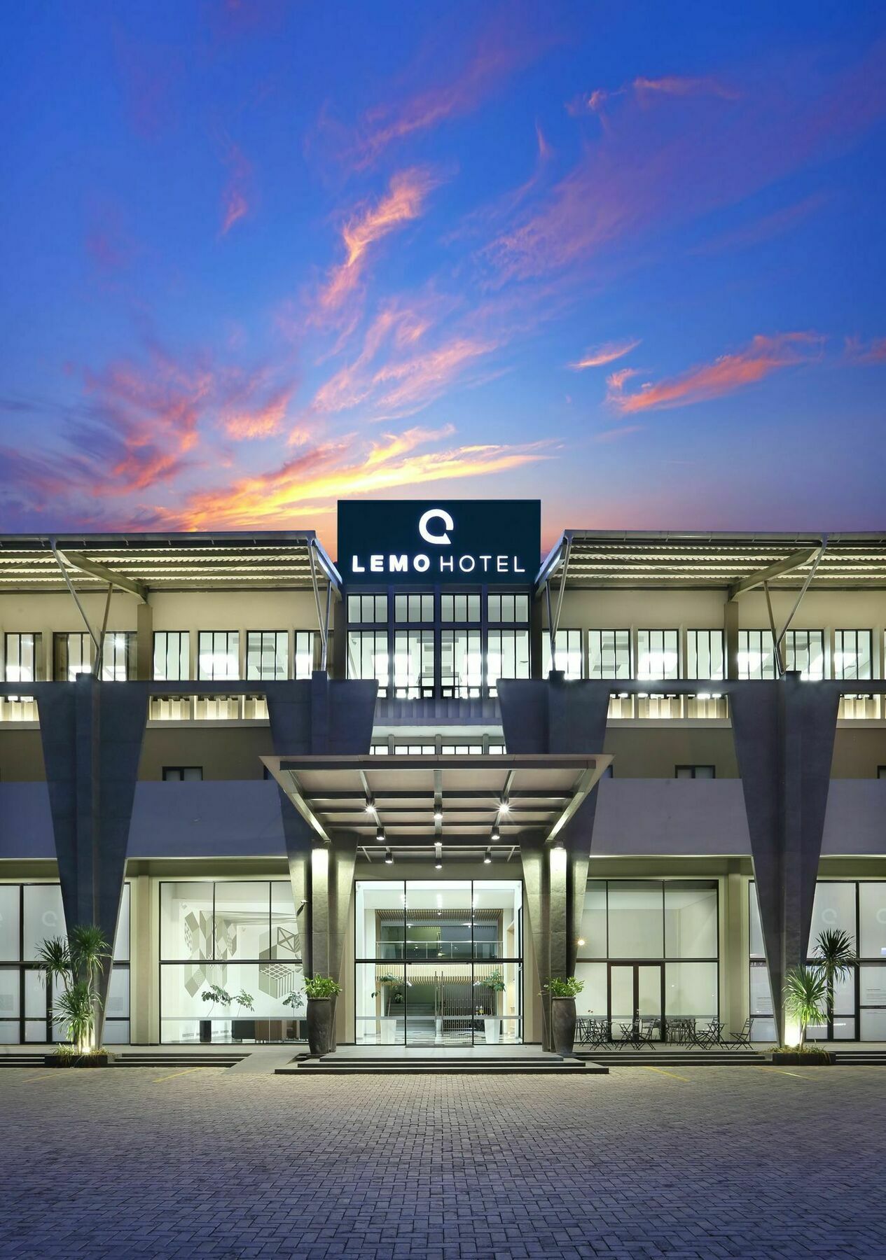 Lemo Hotel Serpong Tangerang Exterior photo